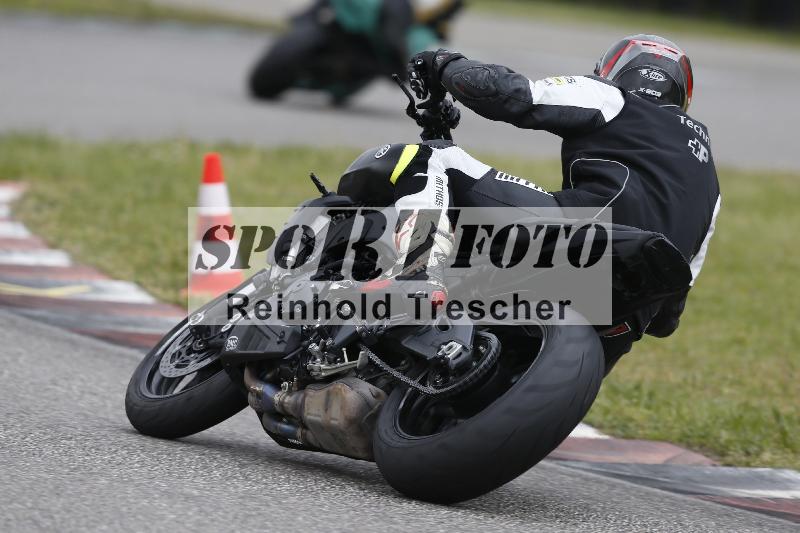 /Archiv-2024/13 22.04.2024 Plüss Moto Sport ADR/Freies Fahren/unklar